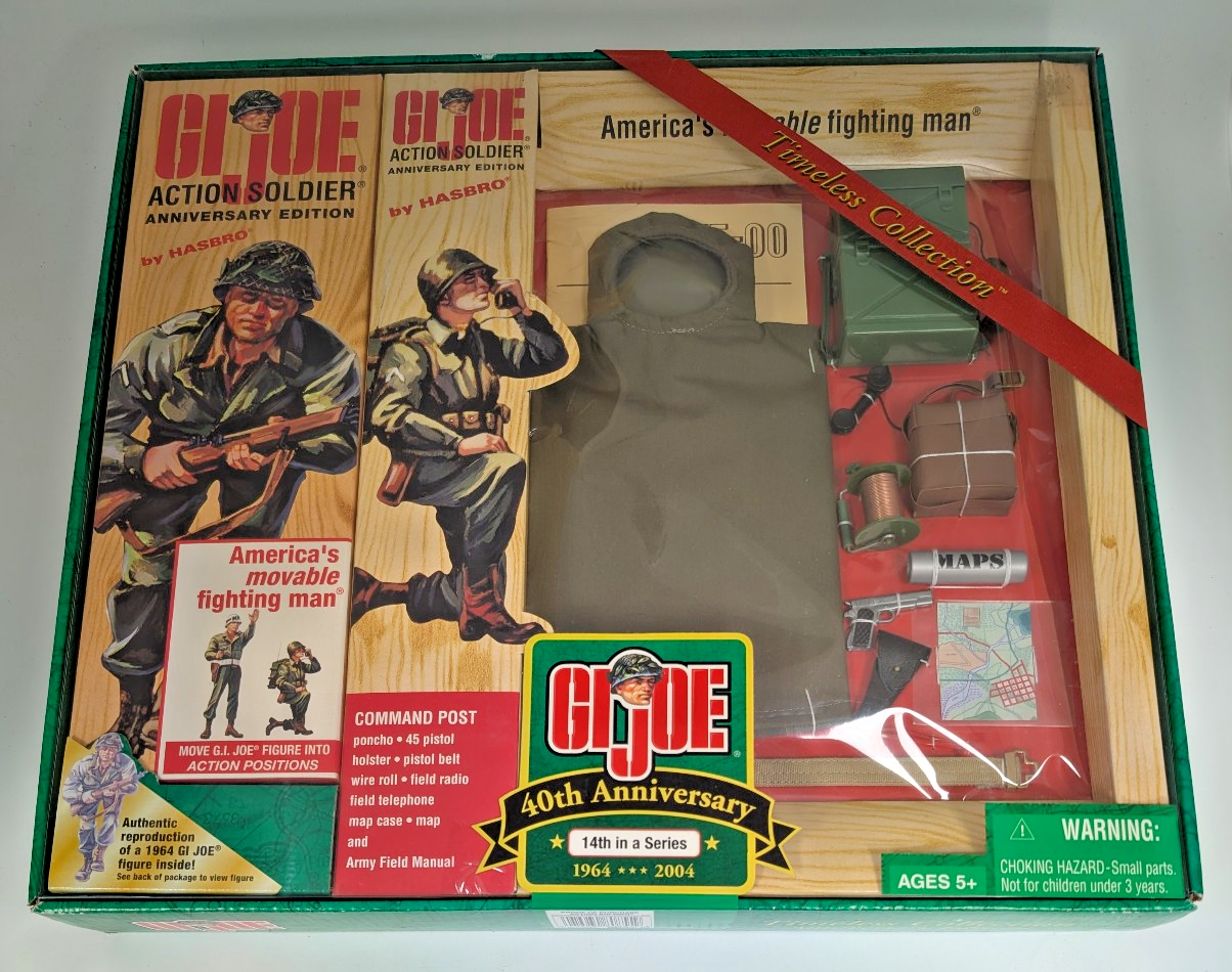 2004 - G.I. Joe 40th Anniversary - Action Soldier Command Post Set Hasbro