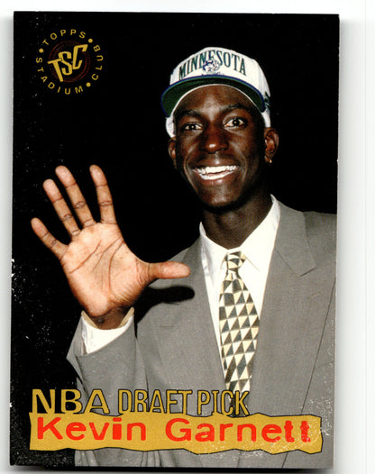 Kevin Garnett - #5 - 1995-96 Stadium Club -