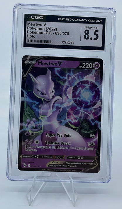 Mewtwo V Pokémon (2022) Pokémon GO 030/078 Holo CGC 8.5